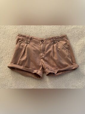Lux Urban Outfitters Women's Rolled-Hem Casual Shorts in Dusty Mauve Size 2